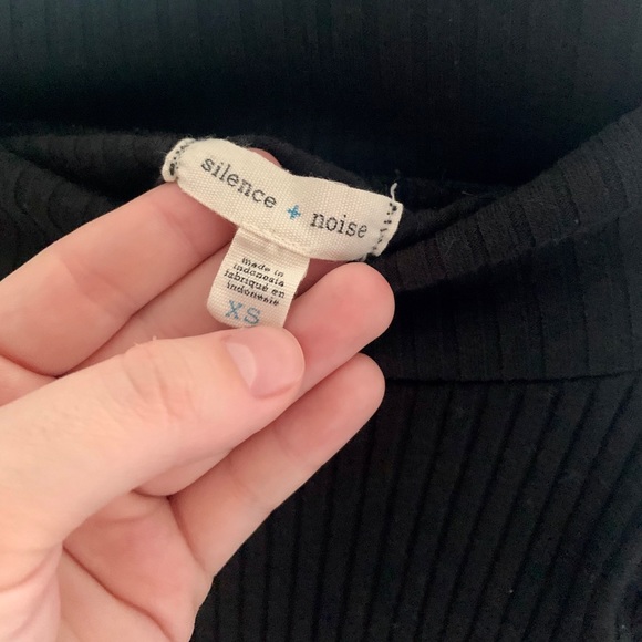 UO silence+noise BLACK Ribbed Off The Shoulder Top - Picture 5 of 5